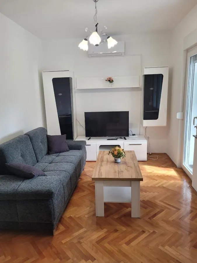 Roko Apartment Trogir 0*,